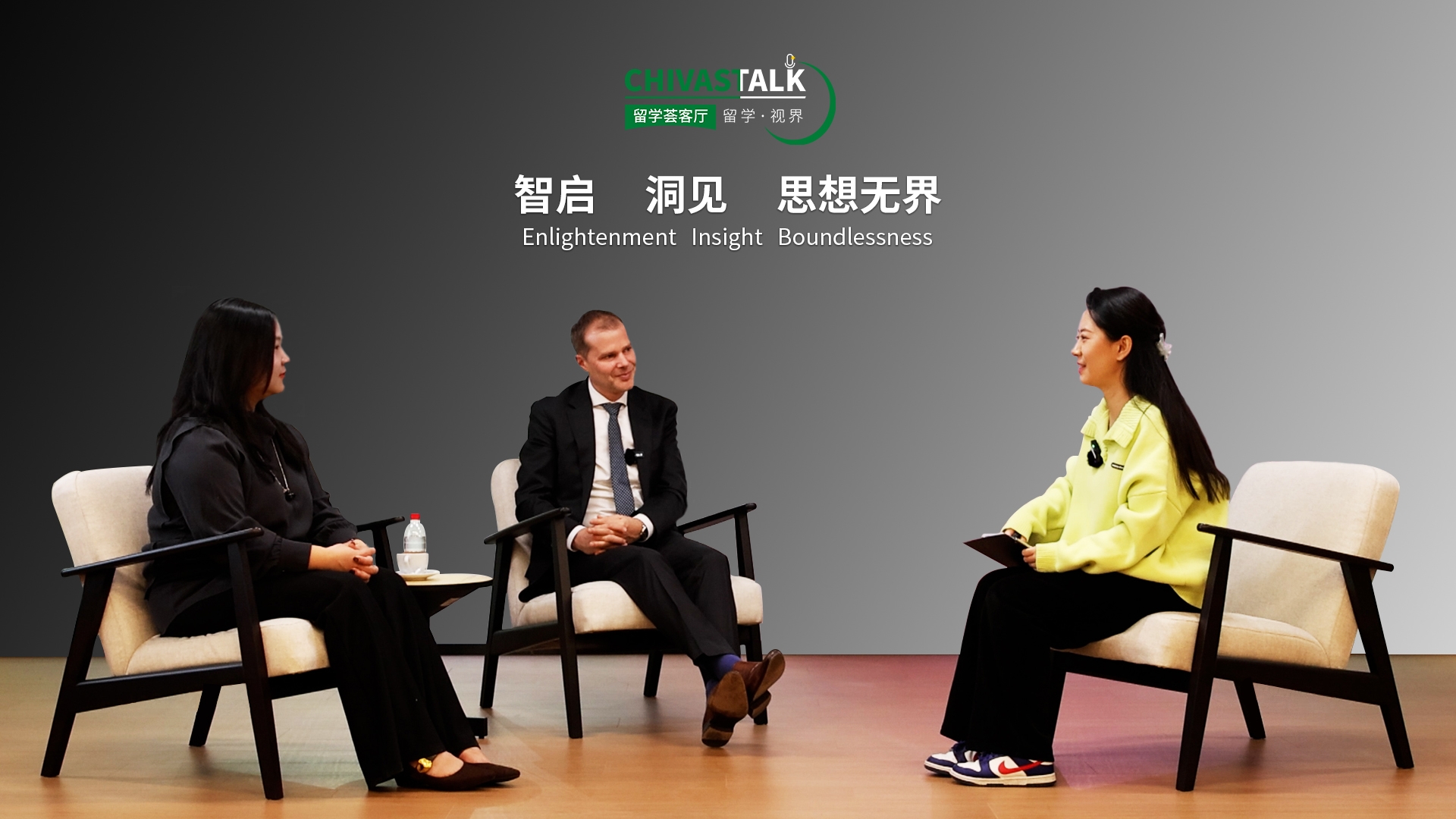 艺术留学“性价比之王”？不想卷作品集？UCA联手中留服，给你一条艺术留学“绿色通道”！